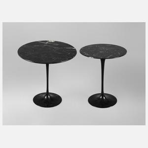 Zwei Tulip Beistelltische