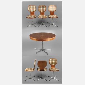 Tisch und sechs Stühle