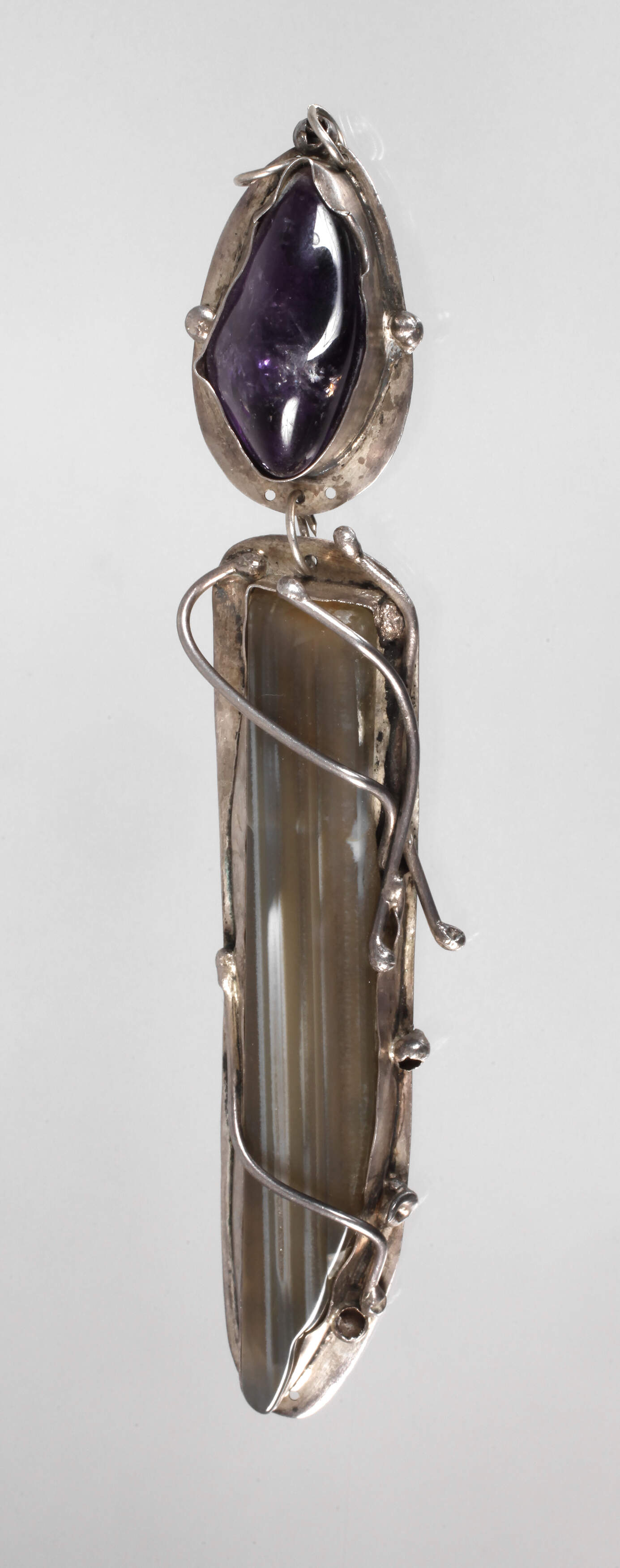 Großer Designanhänger mit Steinbesatz