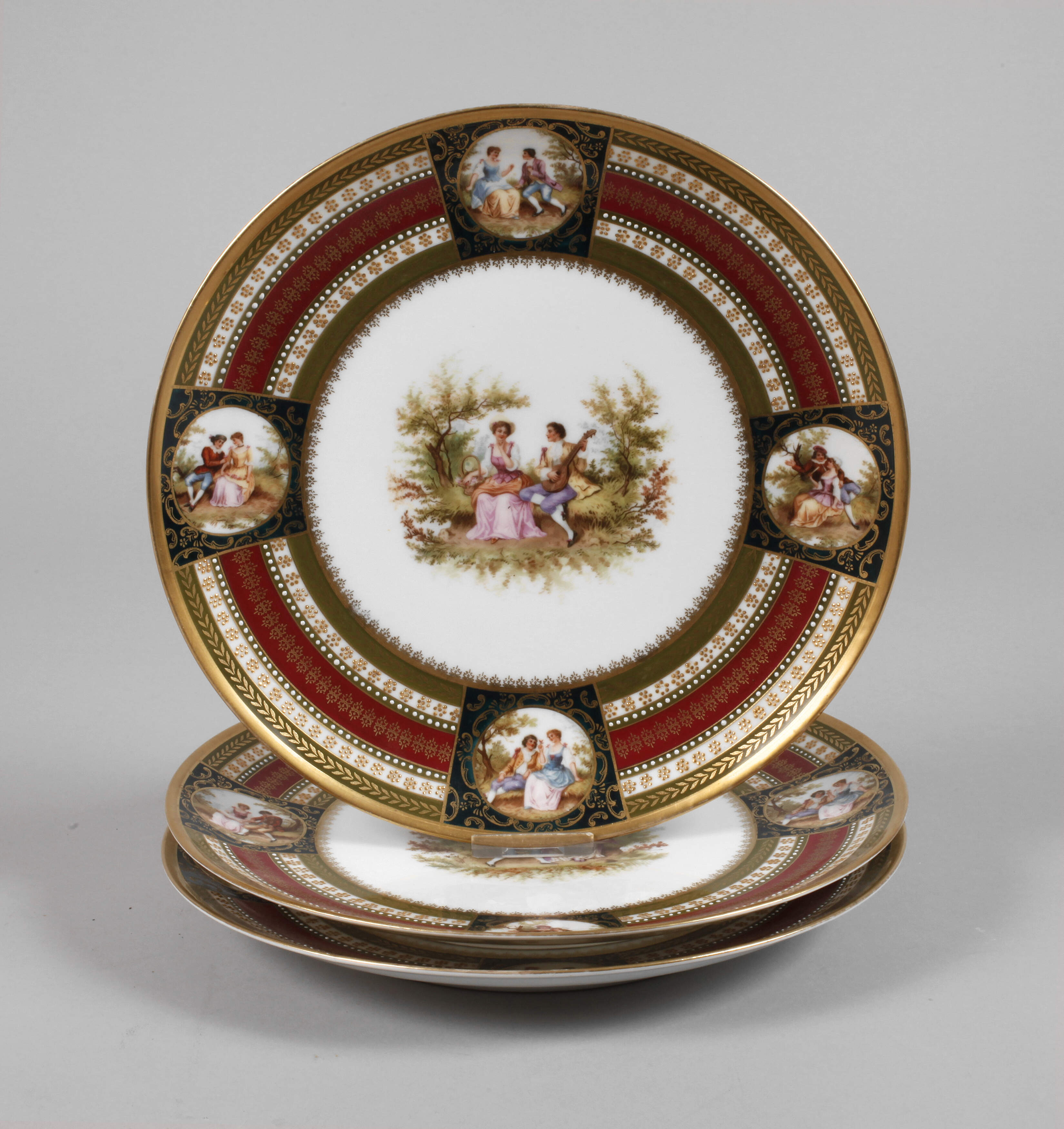 Drei Wandteller im Alt-Wiener Stil