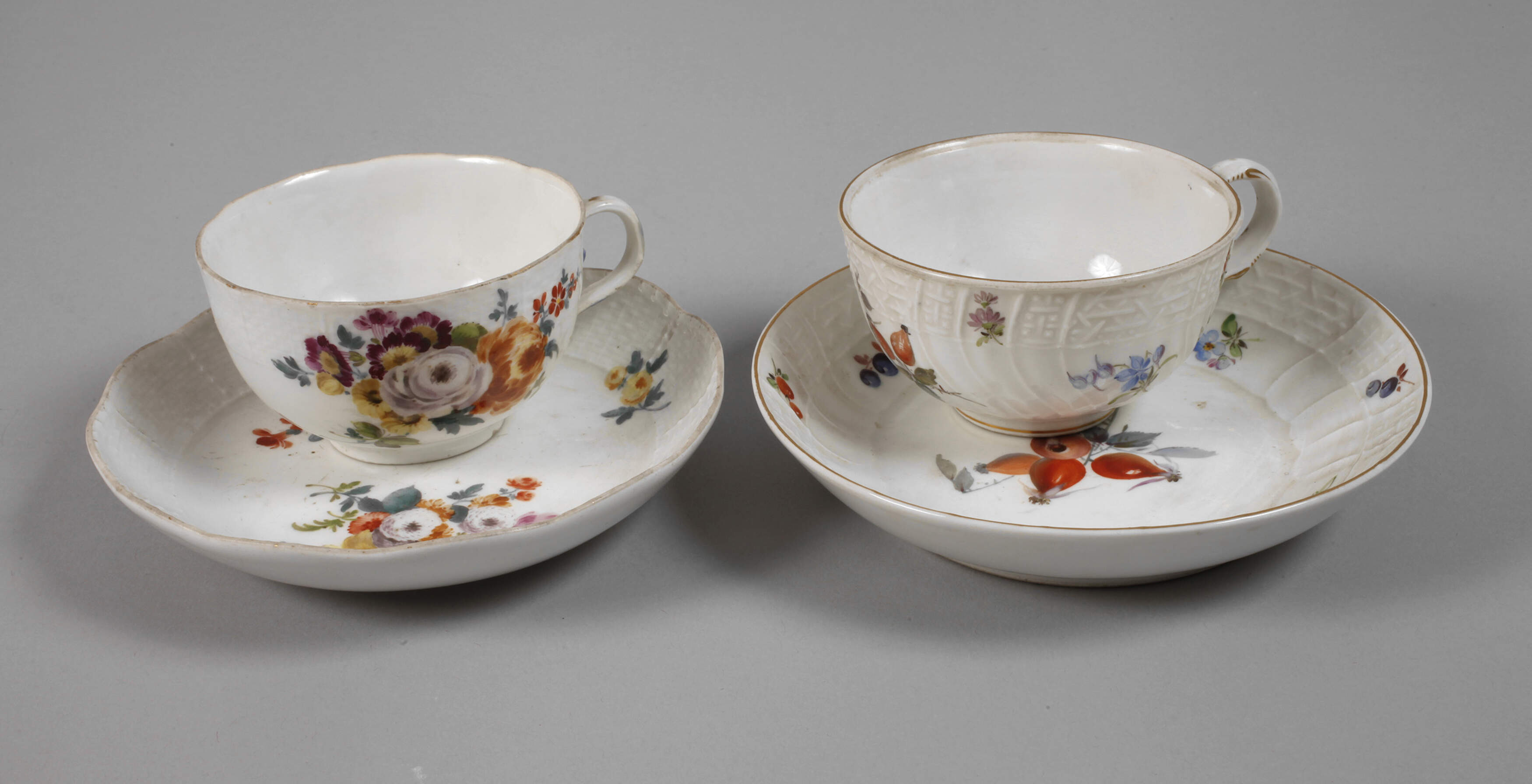 Meissen Paar Tassen Frucht- und Blumenmalerei