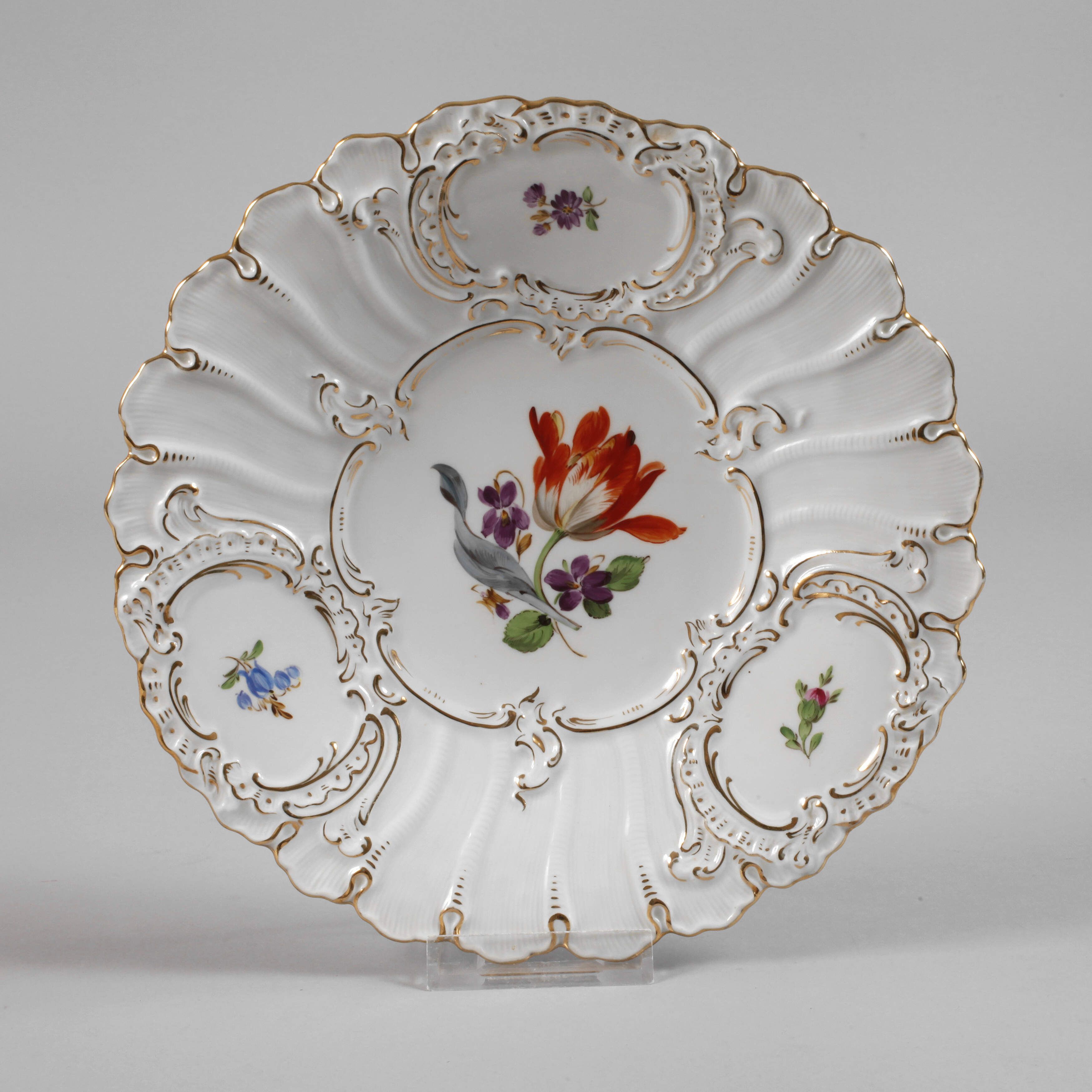 Meissen kleiner Prunkteller "Blume 2"