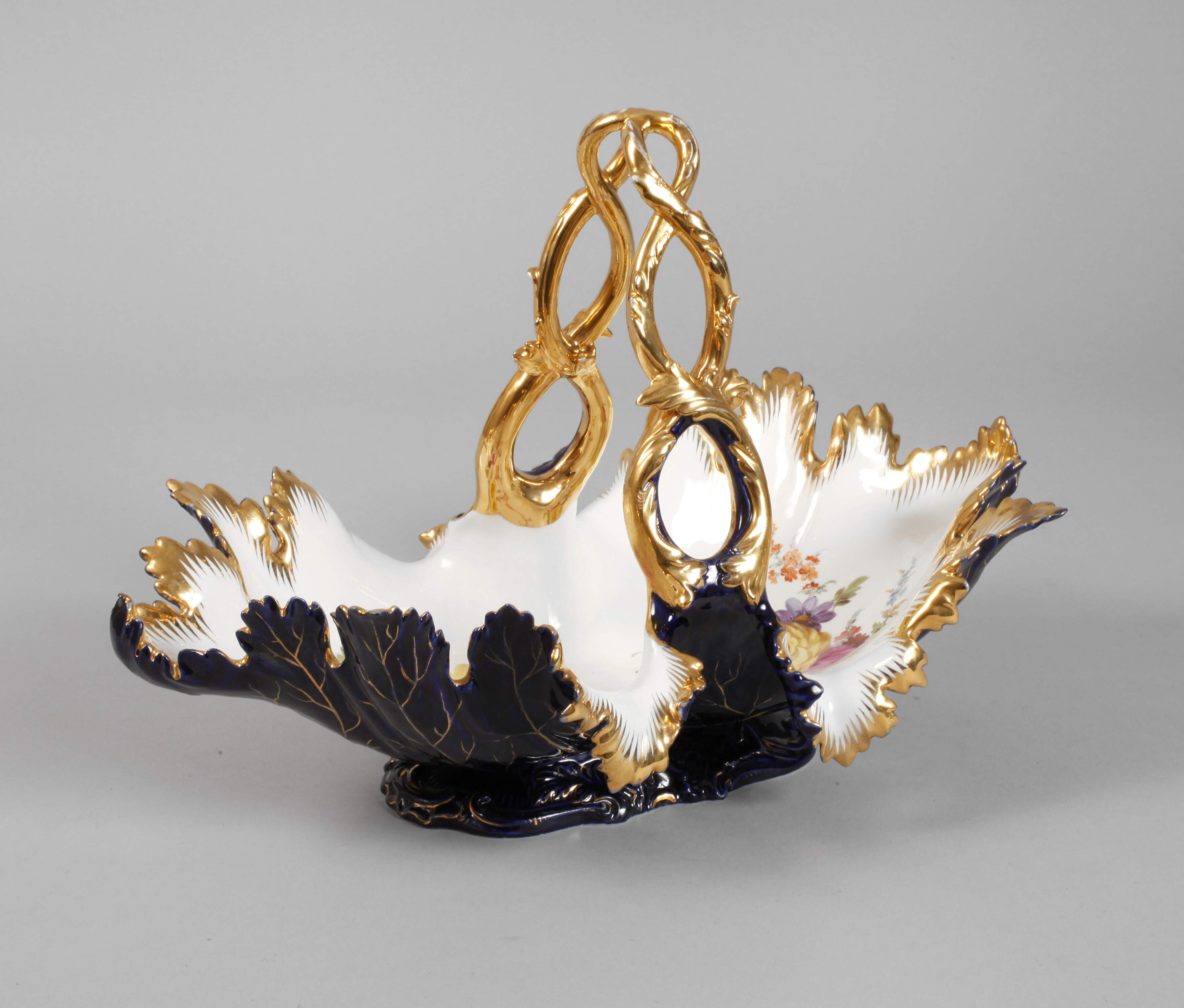 Meissen prunkvolle "Blattschale mit Handhabe"