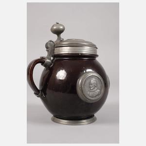 Medaillenkrug mit Zinnmontierung