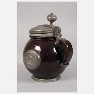 Medaillenkrug mit Zinnmontierung