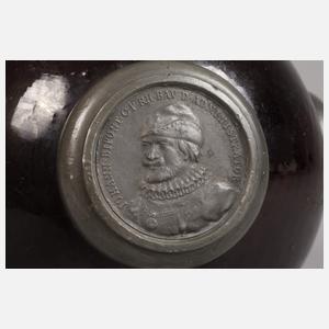Medaillenkrug mit Zinnmontierung