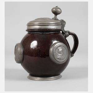 Medaillenkrug mit Zinnmontierung