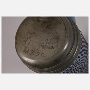 Übergroßer Perlhumpen