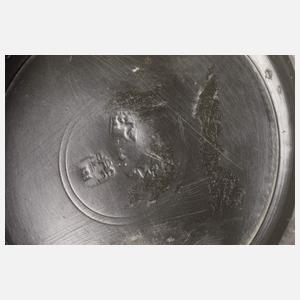 Übergroßer Perlhumpen