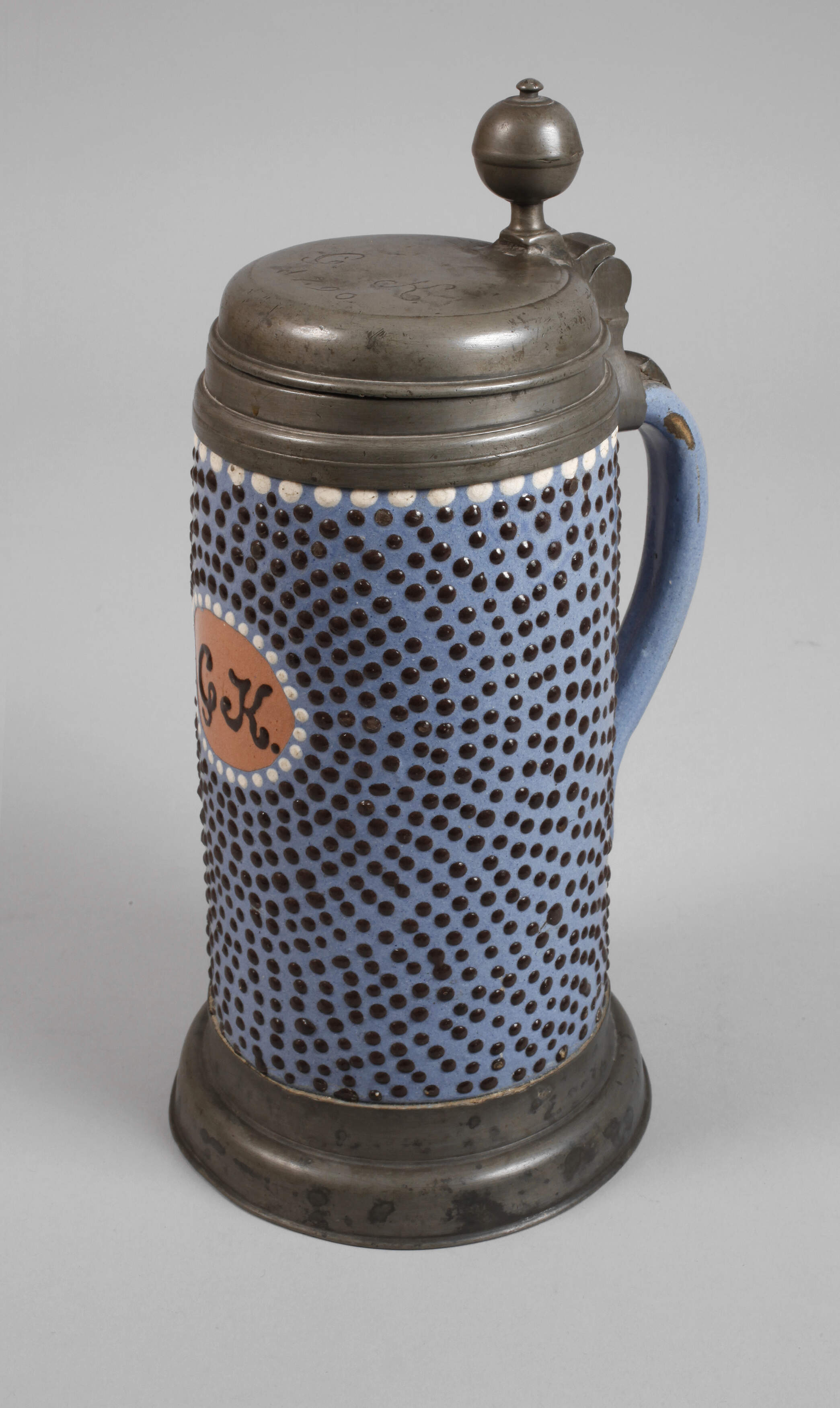 Übergroßer Perlhumpen