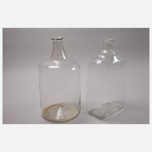 Fünf historische Glasflaschen