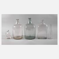 Fünf historische Glasflaschen111