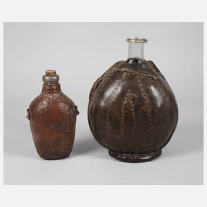 Zwei barocke Flaschen mit Lederhülle