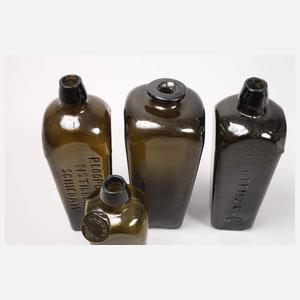 Vier Schnapsflaschen Holland