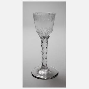 Geschnittenes klassizistisches Glas