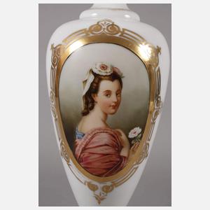 Große Milchglasvase