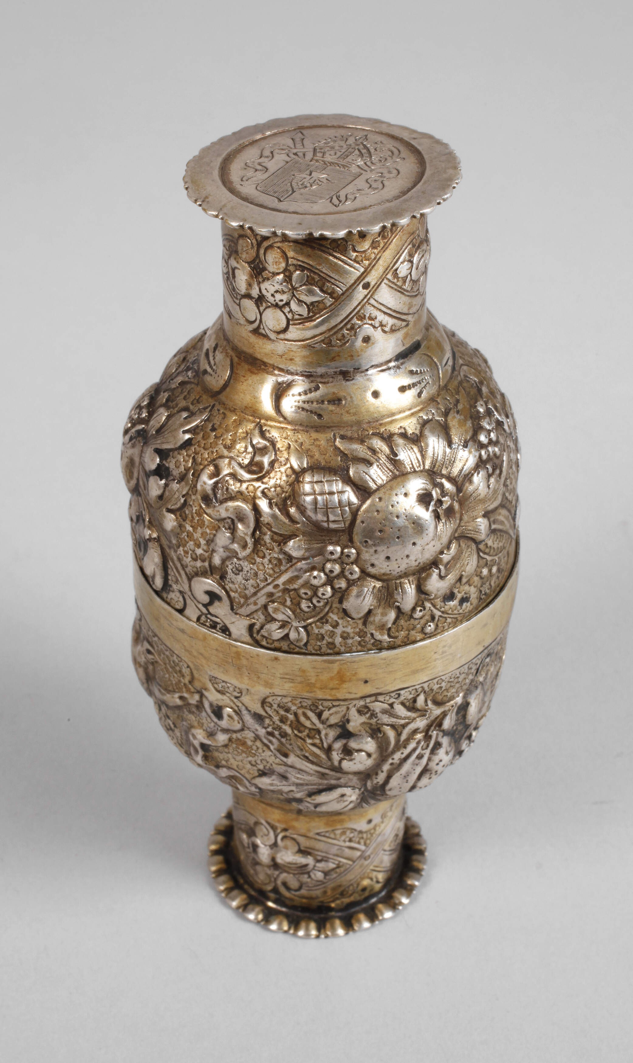 Silberflakon im Renaissancestil