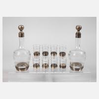 Zwei Karaffen und acht Gläser mit Silberfuß111