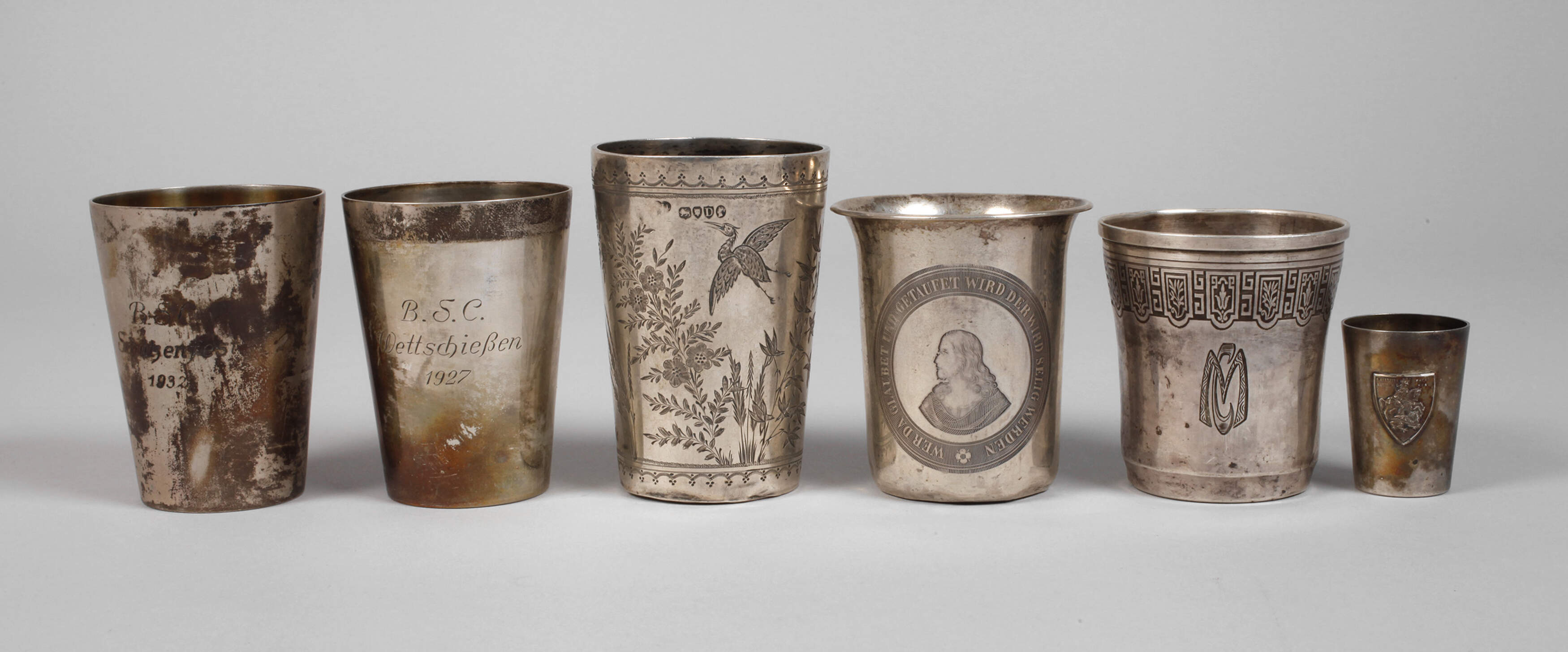 Sechs Silberbecher