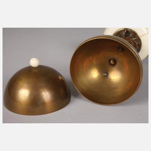 Nymphe mit Deckeldose