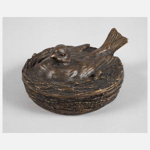 Figürliche Deckeldose als Vogel im Nest