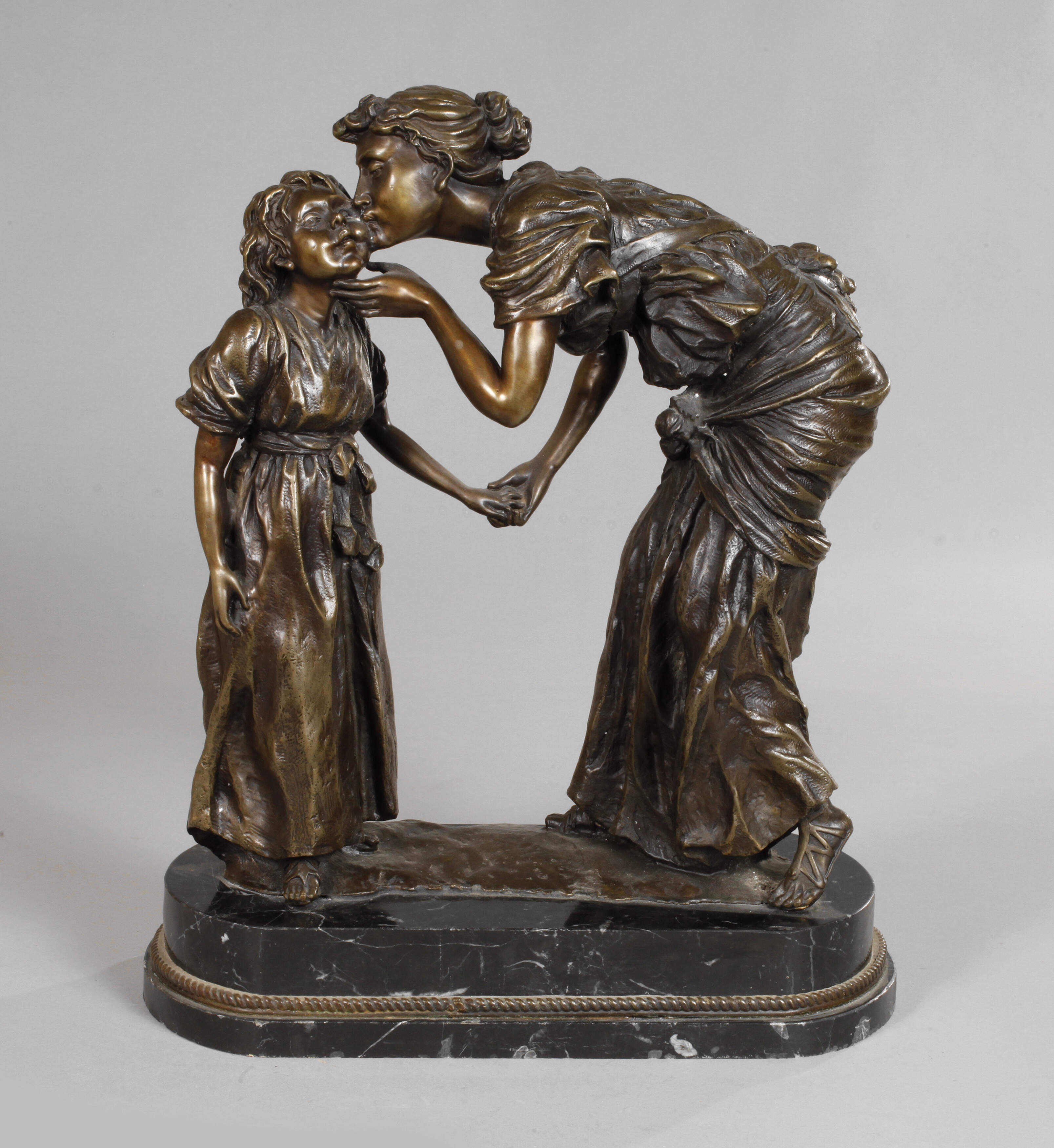 Bronzegruppe Mutterliebe