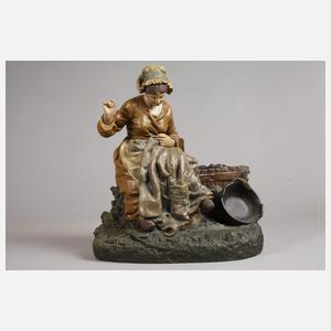 Terrakottafigur Näherin mit Katze