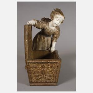 Goldscheider Wien Dame mit Truhe