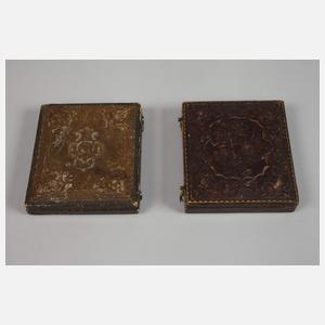 Zwei historische Fotografien