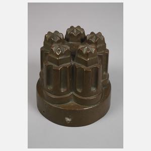 Drei Kupferbackformen