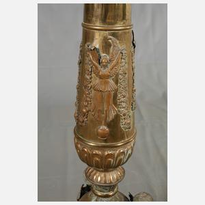 Großer klassizistischer Standleuchter