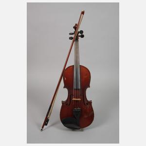 Fünf Violinen mit Bögen