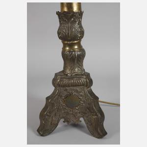 Paar große elektrifizierte Altarleuchter