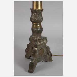 Paar große elektrifizierte Altarleuchter