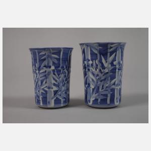 Zwei Porzellanbecher