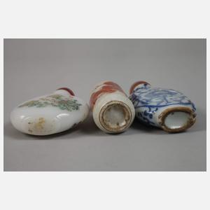 Drei Snuffbottles