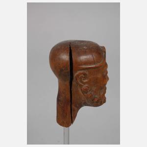 Paar figürliche Schnitzereien