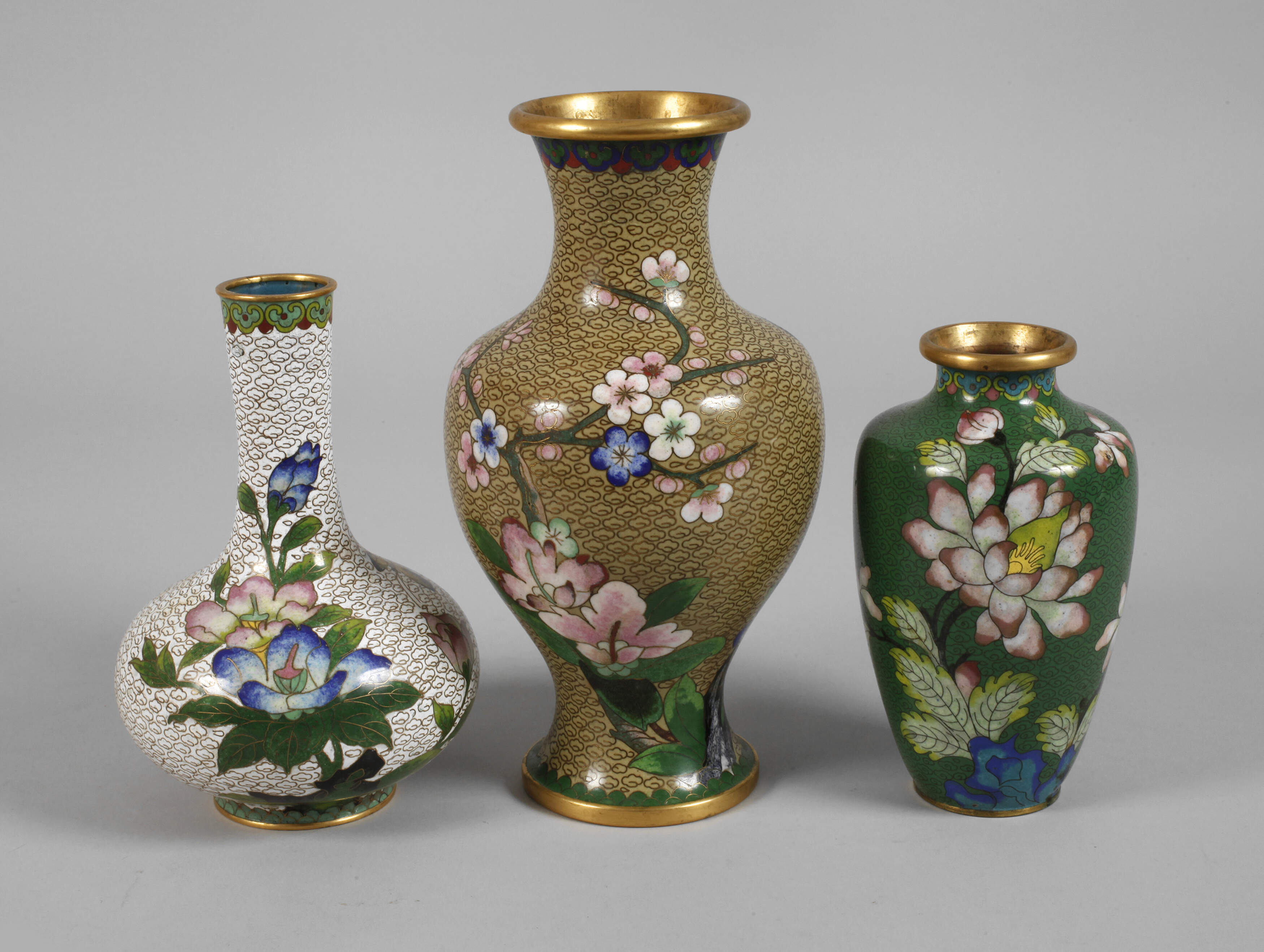Drei Vasen Cloisonné
