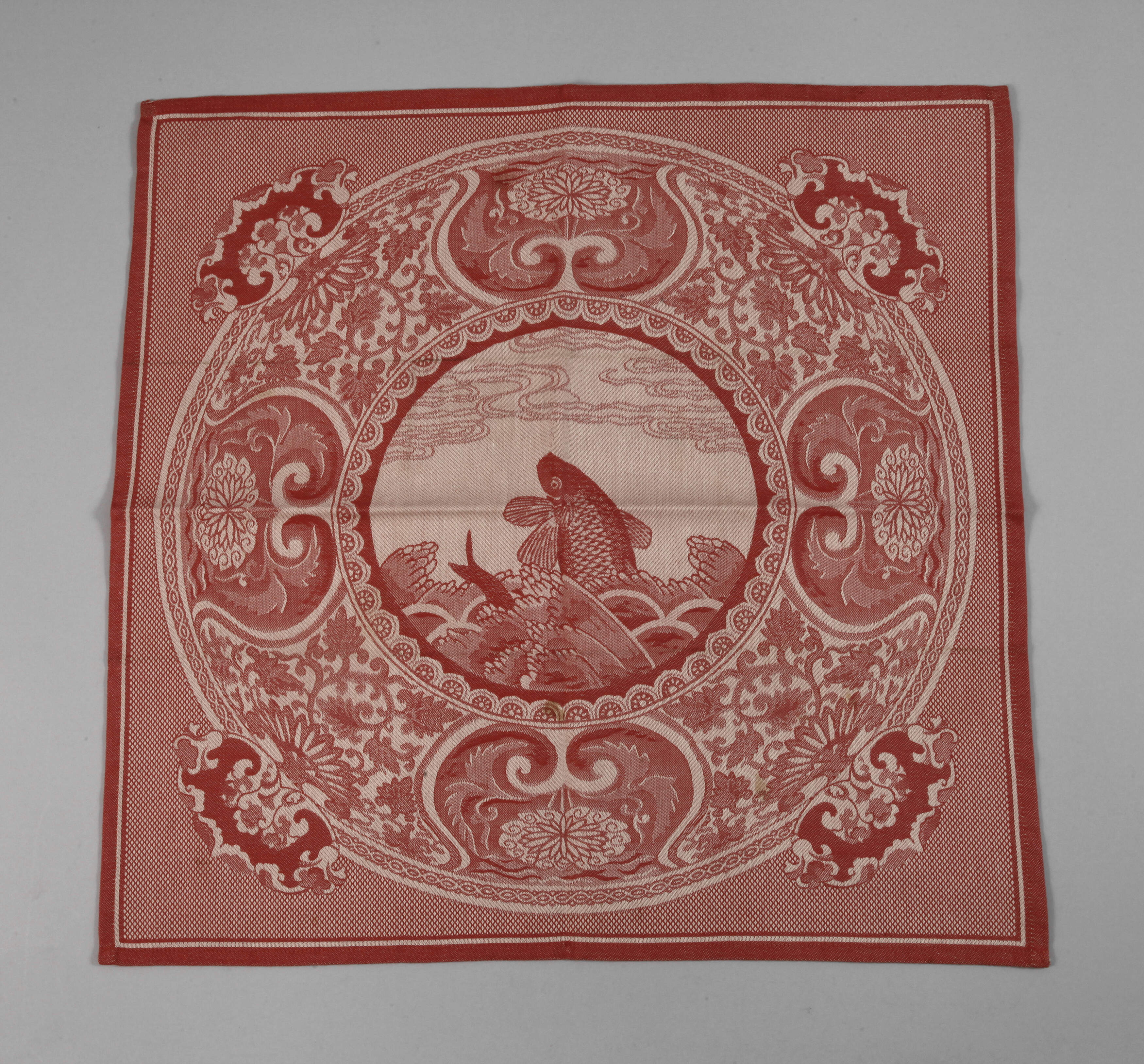 Kleines Gebilddamasttuch Historismus