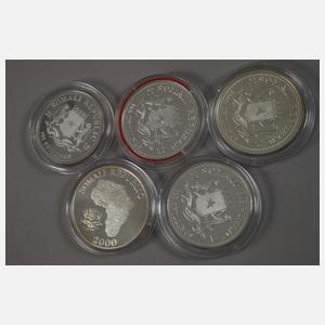 Zehn Silbermünzen Afrika