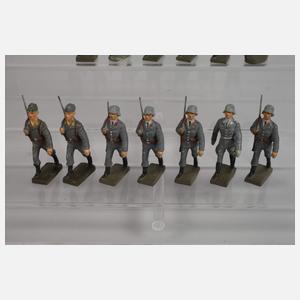 Lineol Konvolut Massesoldaten in Parade