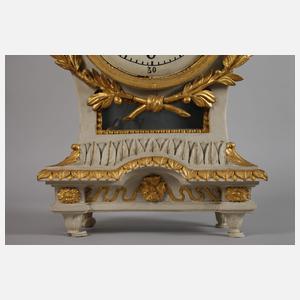 Große klassizistische Kaminuhr