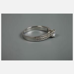 Damenring mit Steinbesatz