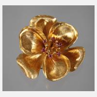 Blütenbrosche mit Rubinen111