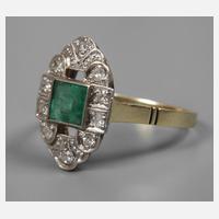 Art déco-Ring mit Smaragd und Diamanten111