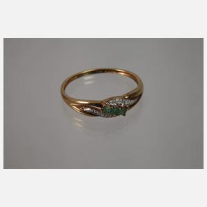 Ring und Creolen mit Smaragd