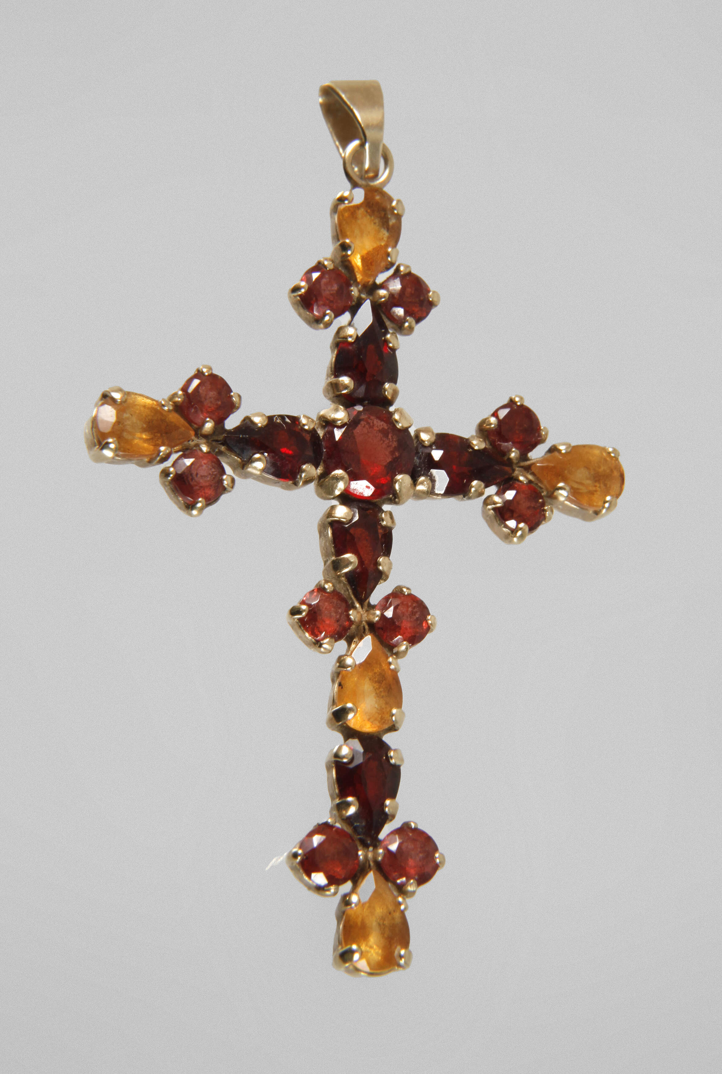 Kreuzanhänger mit Steinbesatz