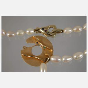 Modernes Perlencollier mit Steinbesatz