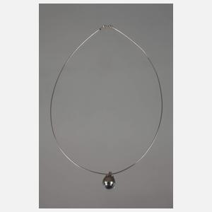 Perlanhänger an Reif