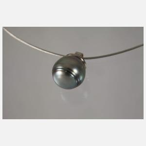 Perlanhänger an Reif